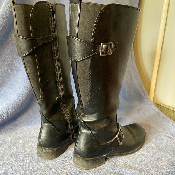 Black boots - Picture 2 of 5